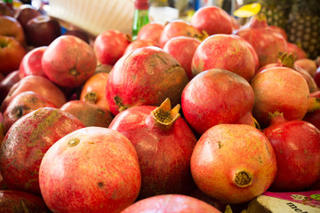 Fototapeta na wymiar sale of pomegranates