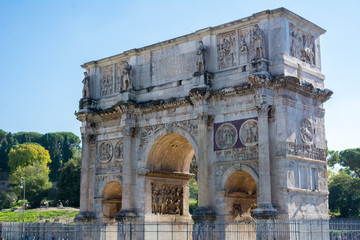 the arch of constantine in rome