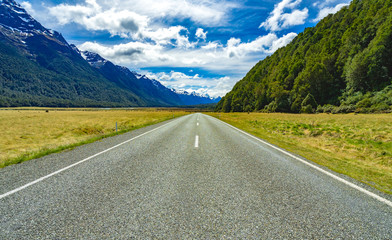 Fototapeta premium Road to Mountain