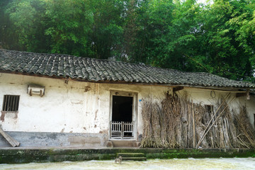 Fototapeta na wymiar Close up on old village house in south China