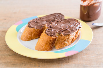 bread with chocolate hazelnut spread