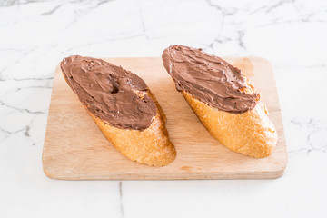 bread with chocolate hazelnut spread