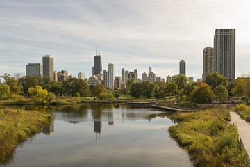 Fototapeta na wymiar Skyline of Chicago downtown seen from Lincoln Park