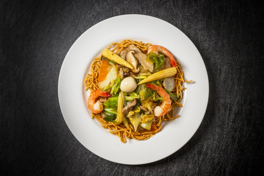 五目かた焼きそば　Chow mein noodles with starchy sauce