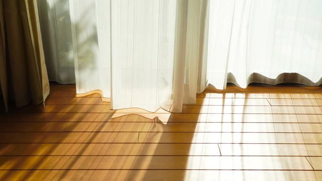 住宅　リビングイメージ　日差しとそよ風