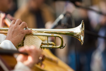 Obraz na płótnie Canvas Trumpet performance at the concert