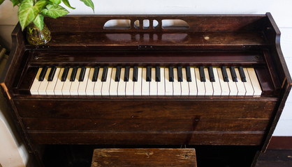 Fototapeta na wymiar Old Wood Piano