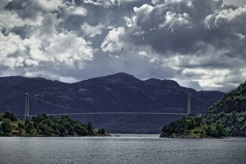 Bro över Lysefjorden Norge.