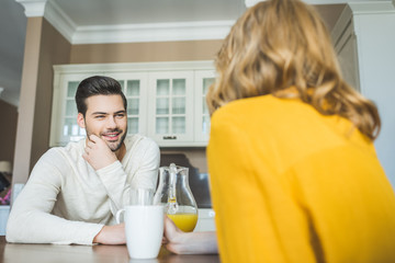 Obraz premium couple drinking coffee