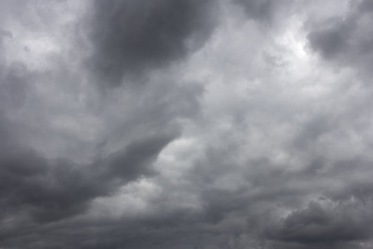 Hintergrund Himmel mit Gewitterwolken