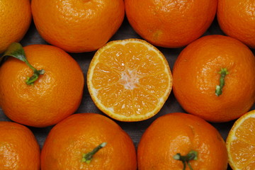 MANDARINO APERTO E MANDARINI CHIUSI