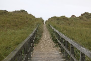 sandiger Weg zum Strand