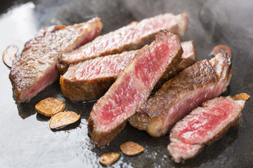 焼き上がった和牛ステーキ