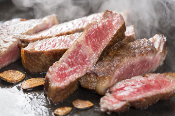 焼き上がった和牛ステーキ