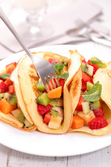 pancakes with fresh fruits