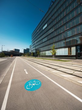 Bike lane glass building; Wien