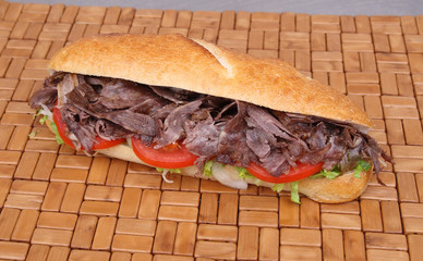 Ekmek arası et döner 
