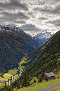 Austria, Tyrol, Oetztal, Soelden, view on Vent Valley