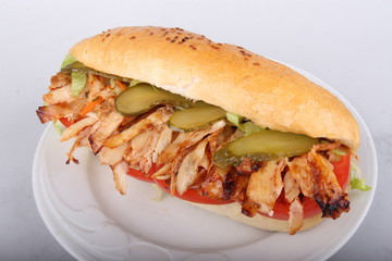 Ekmek arası tavuk döner