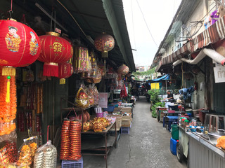 Fototapeta na wymiar A small street in the chinatown