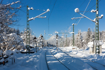 Eisenbahnstrecke im Winter