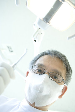 治療する歯医者