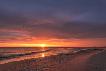 Obraz premium Colorful sunrise over the sea. Nature composition.