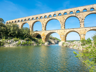 Fototapeta premium Pont du Gard w Nimes we Francji