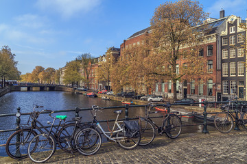 Fototapeta premium Bikes on the bridge in Amsterdam