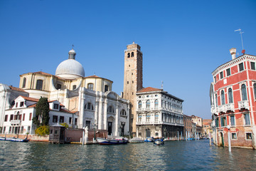 Fototapeta na wymiar Venedig - Kirche San Geremia vom Wasser aus