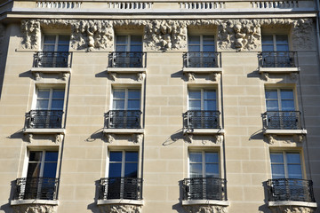 Immeuble parisien à décor sculpté, France