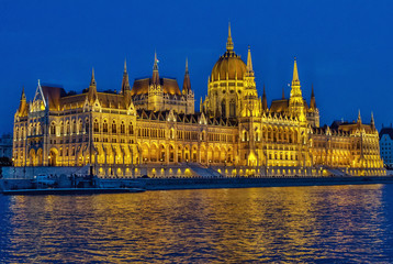 Fototapeta premium Night Budapest city