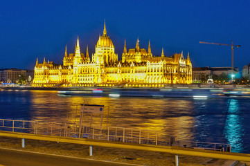 Fototapeta premium Night Budapest city