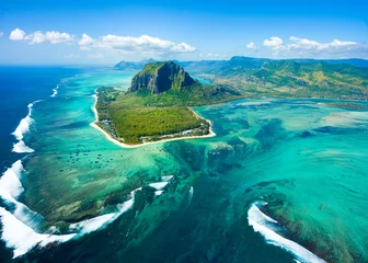 Fotobehang Le Morne, Mauritius Luchtfoto van het eiland Mauritius