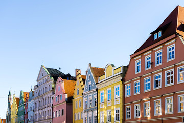 Fototapeta premium Innenstadt von landshut bunte Häuser