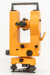 Оптический теодолит в геодезии