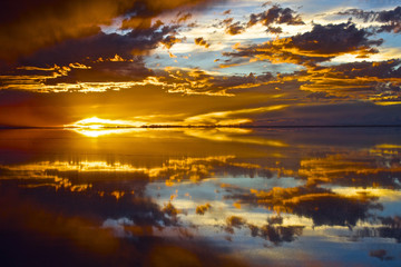 【ボリビア】ウユニ塩湖の夕焼け