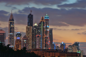 Obraz premium Dubai Marina nocą, 17 listopada 2012, Dubaj, Zjednoczone Emiraty Arabskie
