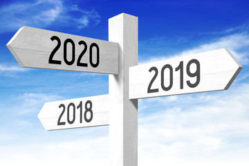 2018/ 2019/ 2020 - signpost/ roadsign