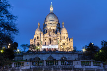 Fototapeta na wymiar Basilica Sacre Coeur in Montmartre in Paris