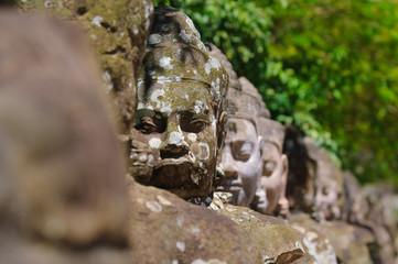 アンコールトム南大門参道の神像