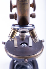 Fototapeta na wymiar Historisches Mikroskop in verschiedenen Ansichten