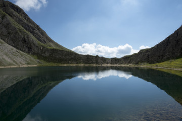 Fototapeta na wymiar The mountain lake Lech de Boë near Corvara