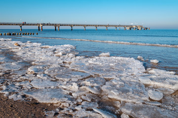 Eisschollen am Strand von Bansin
