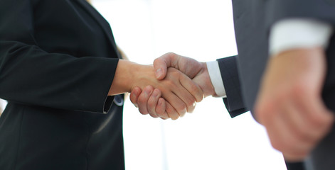 Business executives to congratulate the joint business agreement