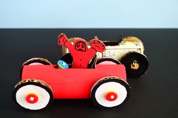 rennautos aus Karton
