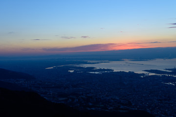 夜明け前の大阪と神戸　摩耶山掬星台からの眺め