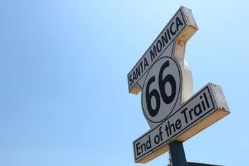 Papier Peint photo Lavable Route 66 Panneau historique de la Route 66 à Santa Monica. Californie. Etats-Unis