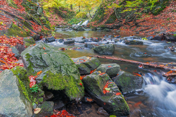 Upstream - stromaufwärts