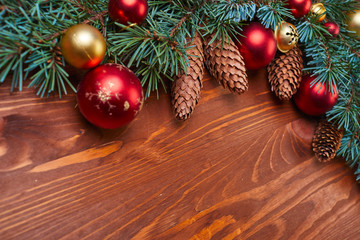 christmas wreath with red and golden balls